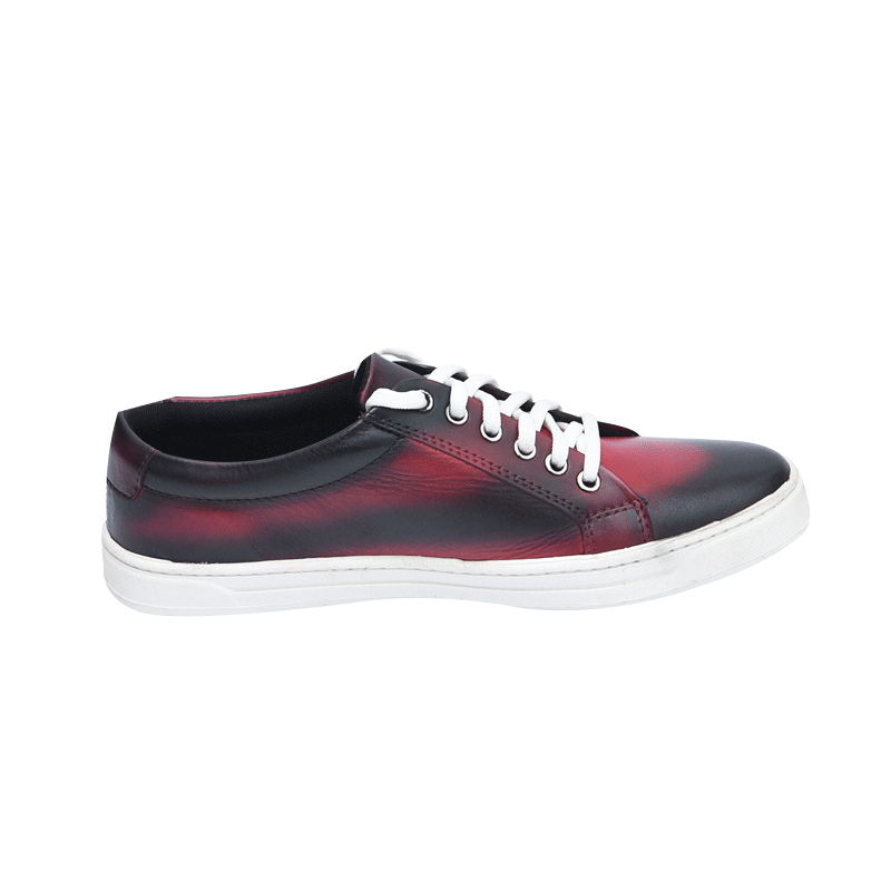 Men Sneaker with Patina Color
